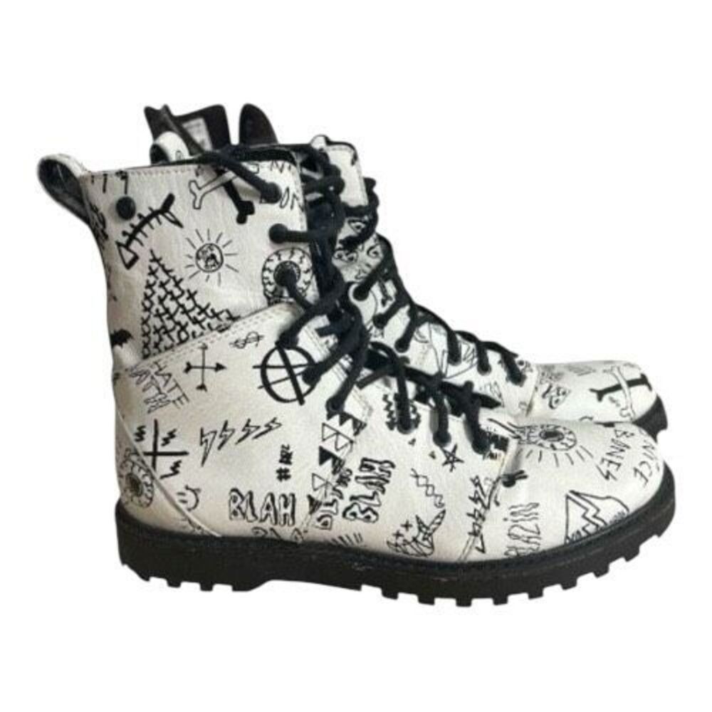 Volcom Women Gothic Go Figure Combat Boots Size 6  White Black Bones Skull